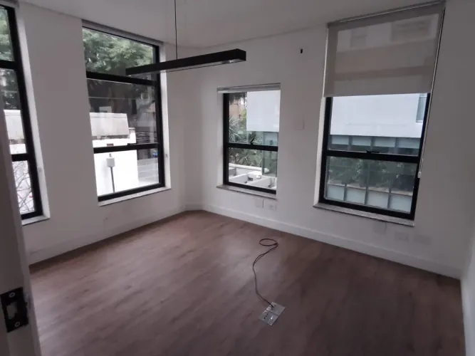 Sala/Conjunto para Locação por R$ 3.000,00/mês - Moema - São Paulo/UF