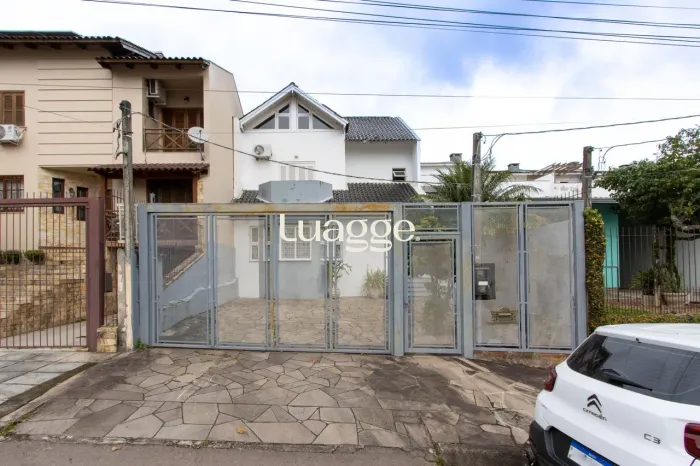 Casa para Locação/Aluguel - 140m², 3 dormitórios, sendo 1 suites, 2 vagas - Vila Nova
