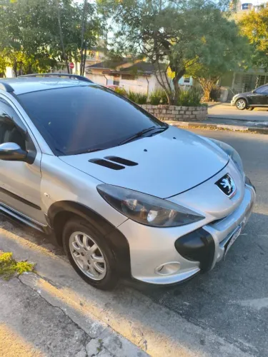 Peugeot 207 SW Escapade 1.6 16V Flex 5P 2011
