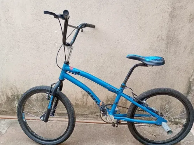 Bicicleta Houston aro 20 estilo BMX