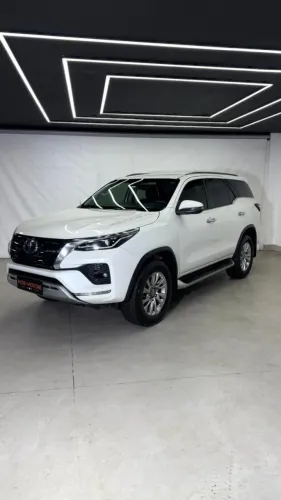 Toyota Hilux SW4 SRX 4X4 2.8 TDI 16V Dies. Aut. 2021