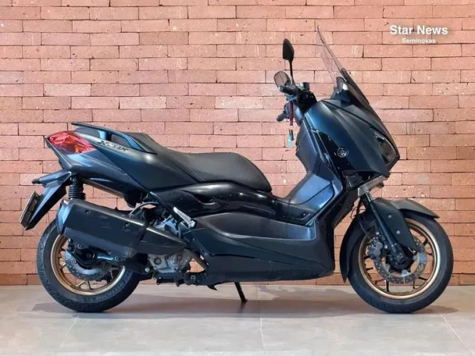 YAMAHA XMAX 2024