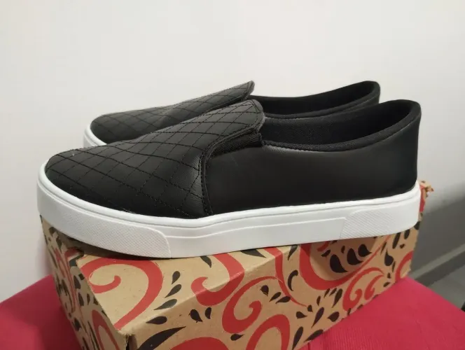 Tênis feminino casual semi-novo n36