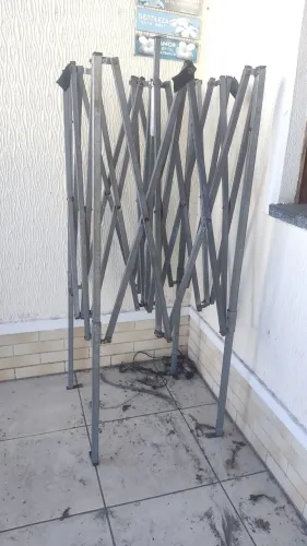FERRAGENS DE TENDA/BARRACA PRA AMBULANTES NA FEIRINHA OU SEMELHANTES