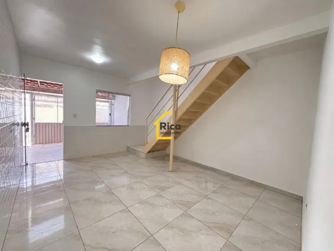 VALPARAÍSO: Duplex de 2 Qts, Cozinha Planejada, Garagem coberta por R$1.200,00!