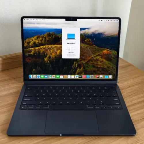 MACBOOK AIR 13 M2 - 8GB/256GB - MIDNIGHT - 38 CICLOS - 100% BATERIA