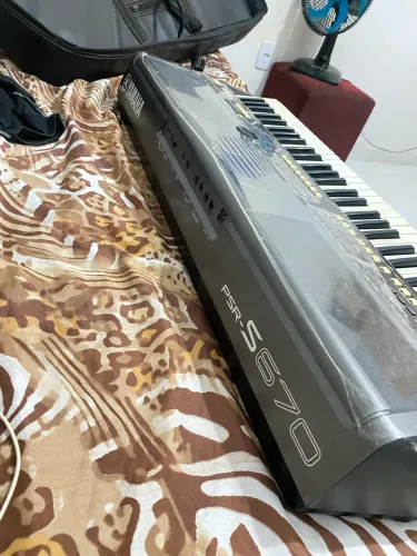 Teclado psr 670