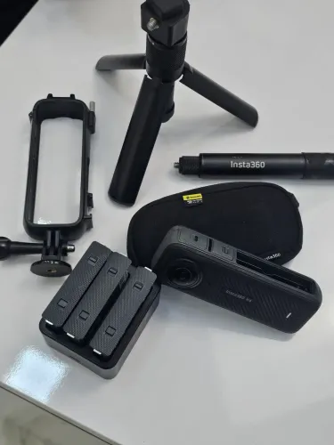 Insta360 X4 8K + 3 Baterias + 128GB + Bastão + Bullet Time + Cage