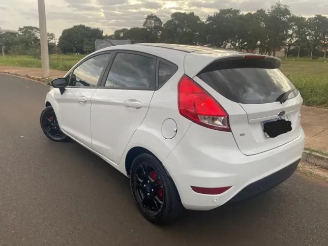 Ford Fiesta SEL 1.6 16V Flex Mec. 5P 2017