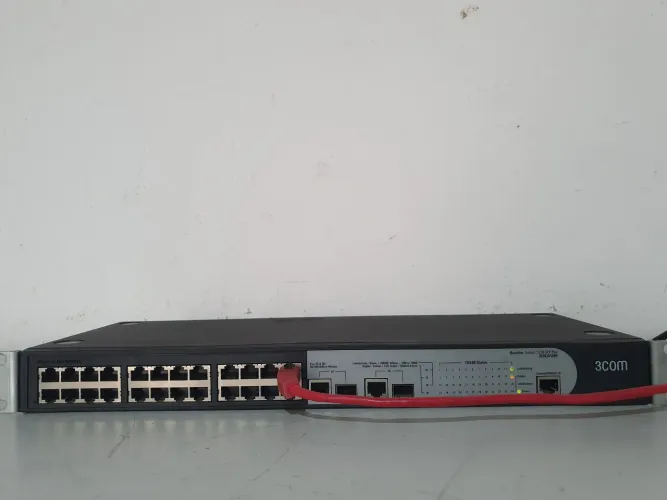 Switch 3Com 3Cblsf26h 24 Portas. Usado Bom Estado.