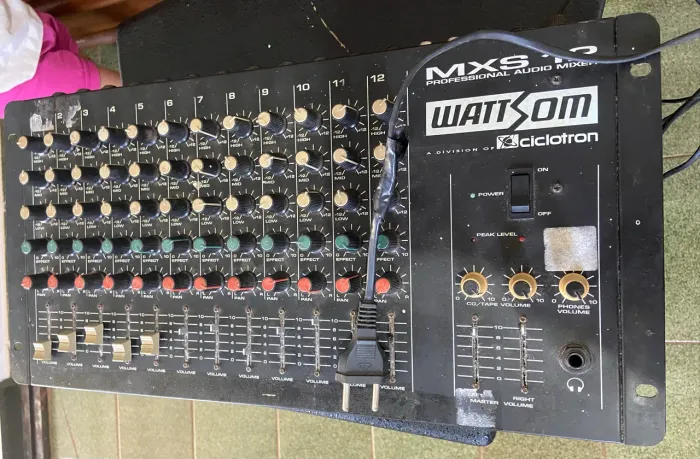Mesa de Som Wattsom MXS 12 Professional Audio Mixer