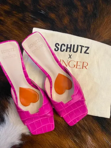 Tamanco Schutz X Ginger Mule Geometric Croco Rosa