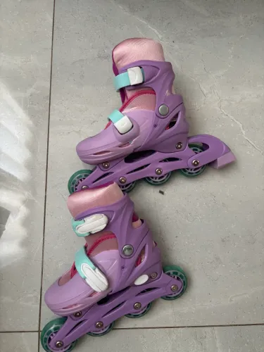 Patins em linha ajustáveis de tamanho 34-37