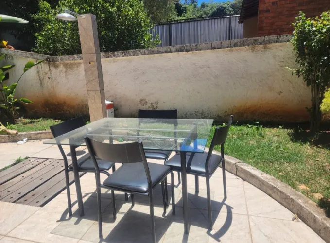 Mesa de vidro + 4 cadeiras