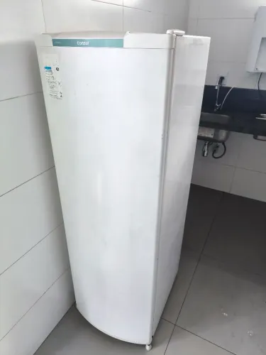 Geladeira Consul 239L usada com defeito