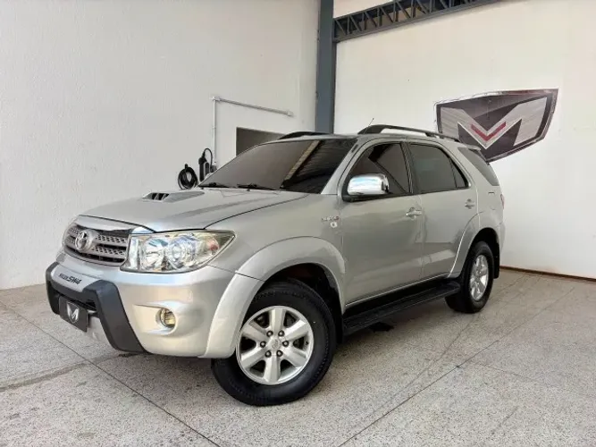 Toyota Hilux SW4 SRV D4-d 4X4 3.0 TDI Dies. AUT 2010