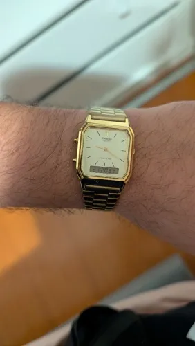 Casio AQ-230GA douradinho anadigi + 4 pulseiras extras