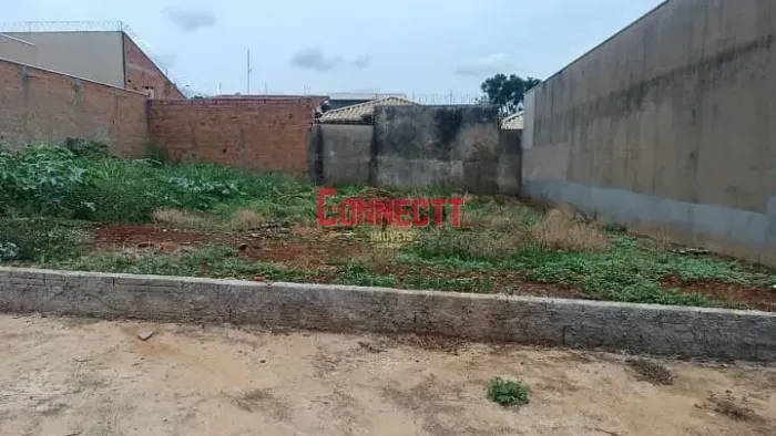 TERRENO DE 160m² SENDO 8X20 NO BAIRRO PARQUE DAS OLIVEIRAS.