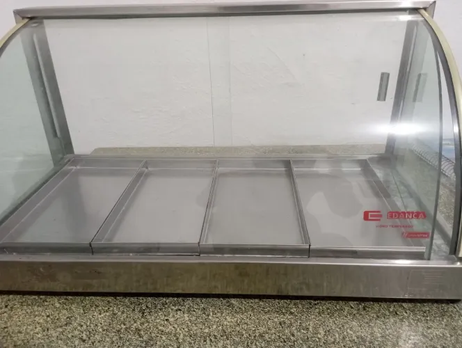Estufa para salgados com 4 bandejas semi nova