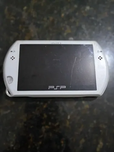 PSP com 22 jogos semi novo e já vem com carregador junto