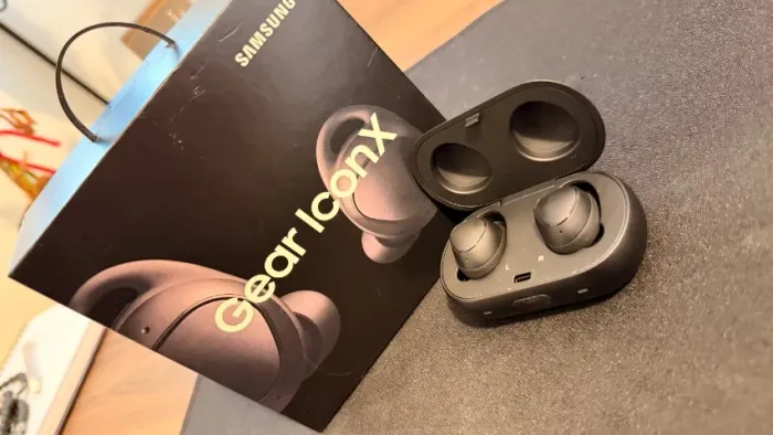 Fones de ouvido sem fio Gear IconX