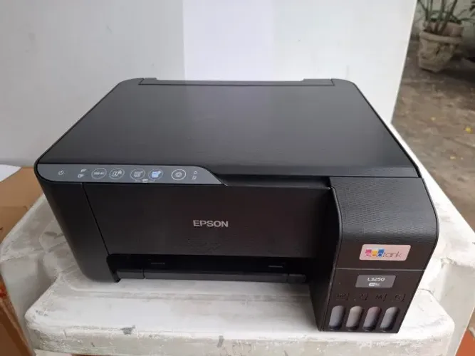 Multifuncional Epson L3250 Eco Tank com cabeçote ruim