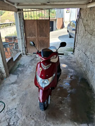 Suzuki burgma 125