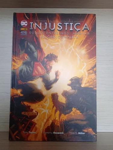 (DC) Injustiça: Ano Um edição completa em ótimo estado