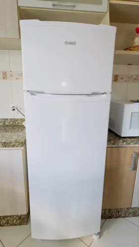 Geladeira 334L nova 3 meses de uso