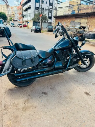 Moto Suzuki Intruder Suzuki 1500 cc Customizada e de Colecionador - Troco em carro
