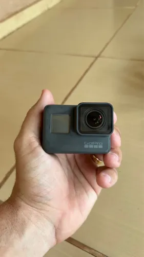 Câmera GoPro Hero5 com vários acessórios 