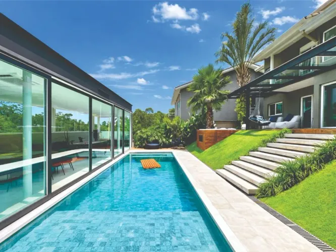 Casa com 4 dormitórios à venda, 463 m² por R$ 4.880.000,00 - Embu das Artes - Embu das Art