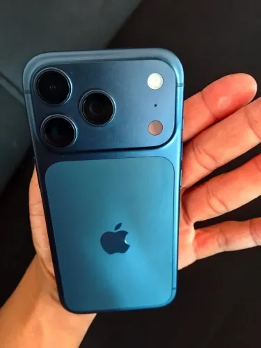 Vendo celular iPhone 17 pro