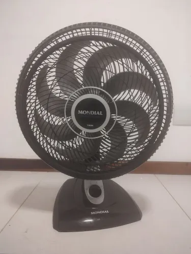 Ventilador Mondial VTX-40-8, 127 V, 40 cm com 8 pás e 3 velocidades.
