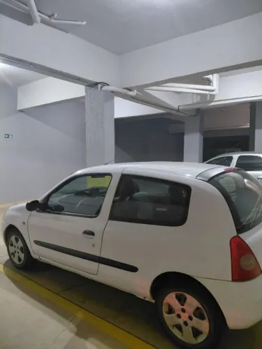 Renault Clio Hi-flex 1.0 16V 3P 2012
