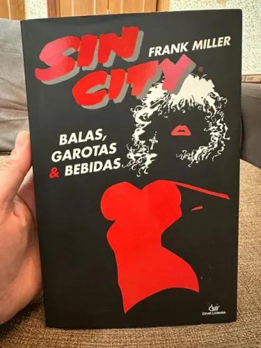 Sin City Balas Garotas e Bebidas + Pôster | Frank Miller