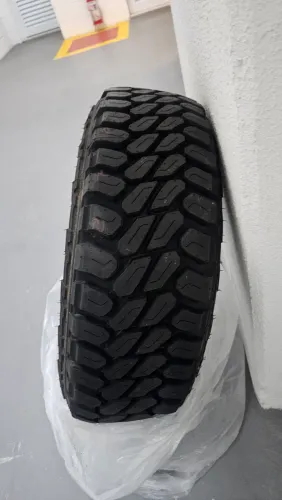 Vende-se pneu 245/70 R17