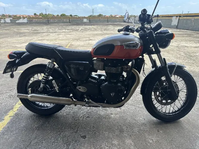 Triumph Bonneville T 100 865cc 2025