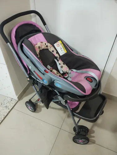 Carrinho de bebê + Bebê conforto 