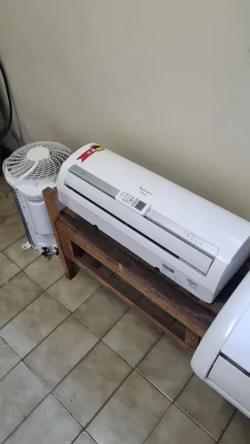 Ar-condicionado Springer 12 mil btus