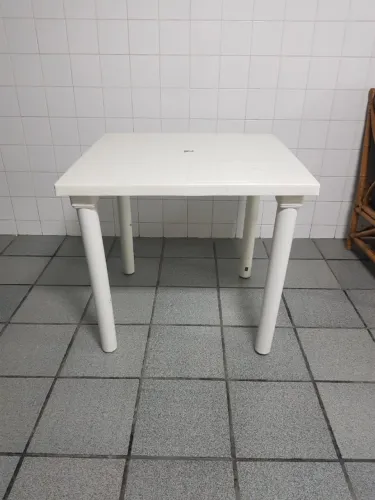 MESA 80 X 80 130 reais cada