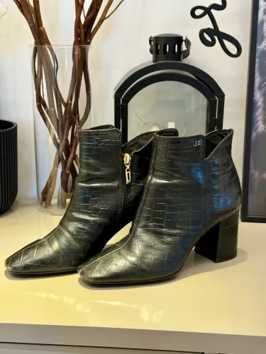 bota jorge bichoff preta 37