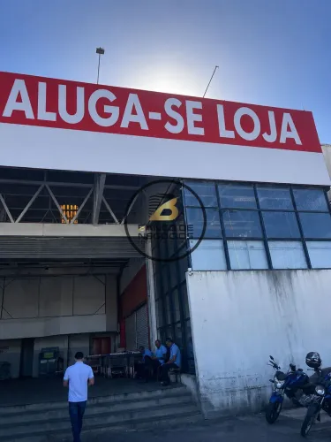 Galpão Comercial de Alto Padrão para Locação - Estrutura, Visibilidade e Localização Estra
