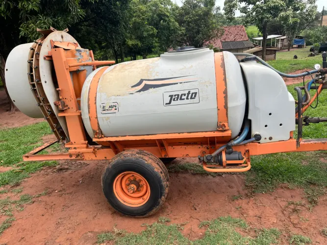 Vende-se implementos agrícolas