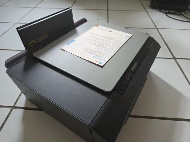 Impressora com vazamento de tinta