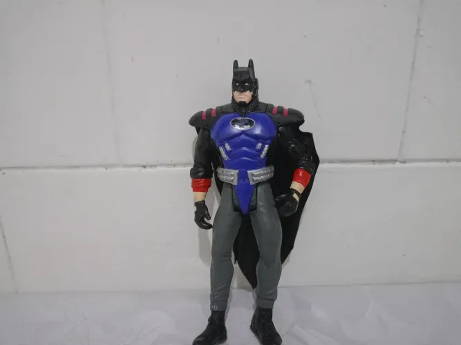 Boneco Transforming Bruce Wayne - Batman Forever lançado pela Kenner em 1995