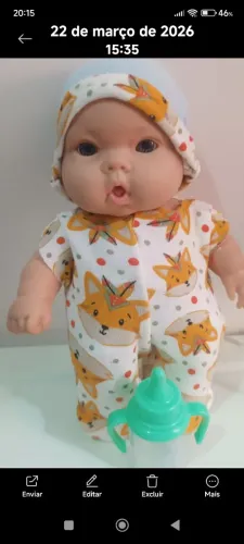Bonequinho com mamadeira