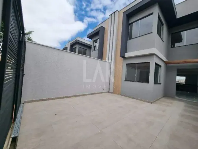 Casa Geminada à venda, 3 quartos, 1 suíte, 2 vagas, Santa Amélia - Belo Horizonte/MG