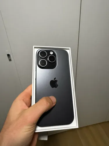 iPhone 15 pro semi novo