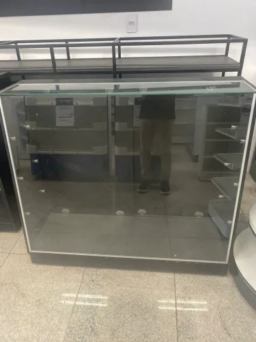 Balcão vitrine preto MDF
